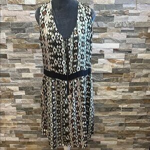 Mossimo  Sleeveless Mini Dress in Black and Cream with Zipper Front